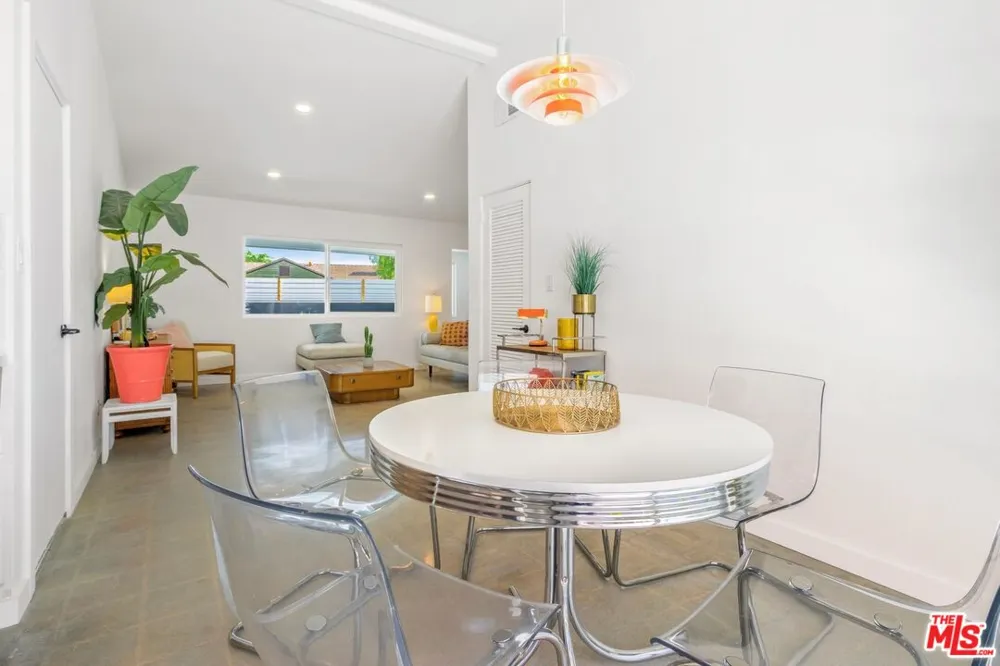 4325 E Calle De Carlos Palm Springs, CA 92264
