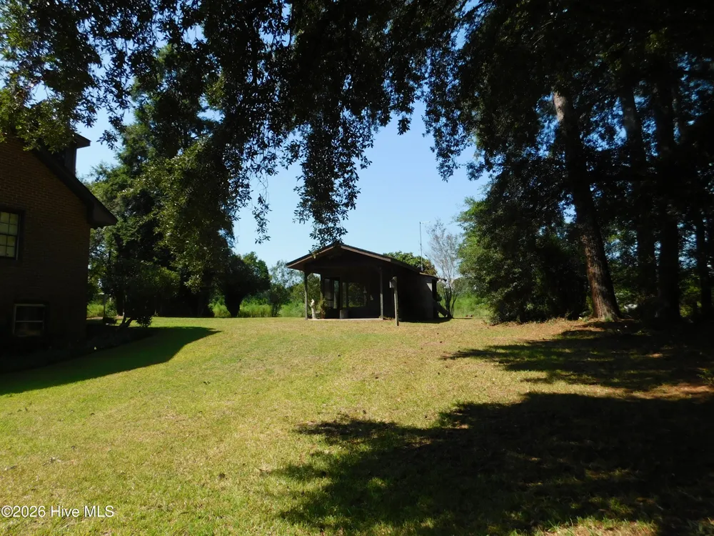 1603 Lake Drive Laurinburg, NC 28352