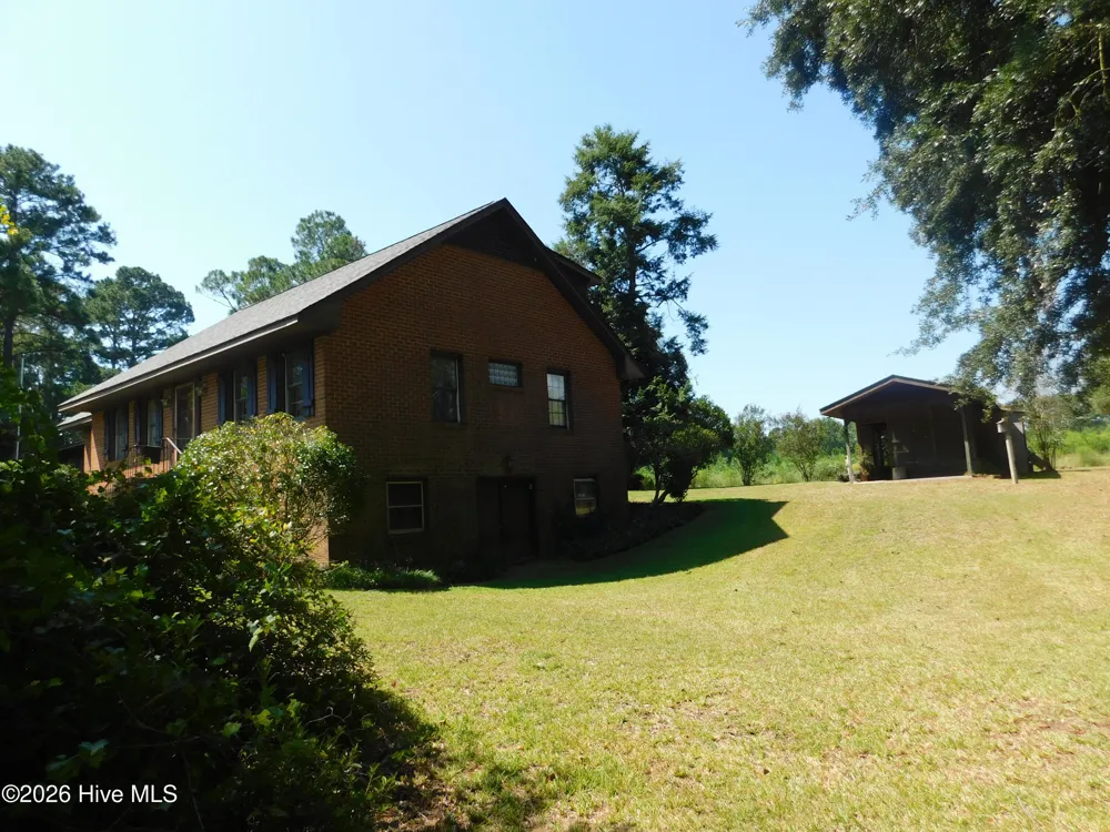 1603 Lake Drive Laurinburg, NC 28352