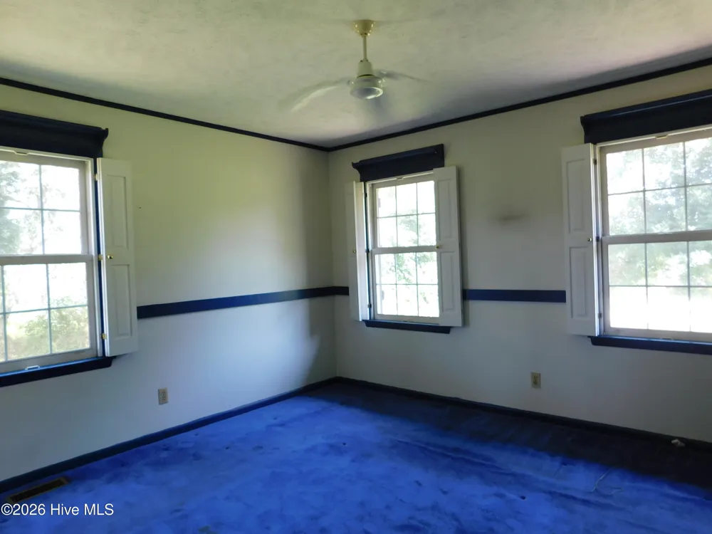 1603 Lake Drive Laurinburg, NC 28352