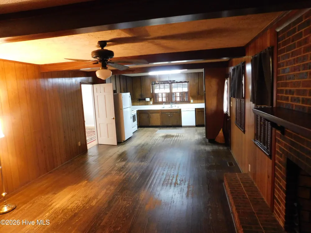 1603 Lake Drive Laurinburg, NC 28352