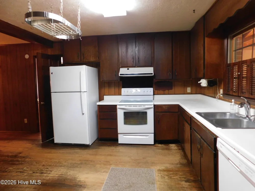 1603 Lake Drive Laurinburg, NC 28352