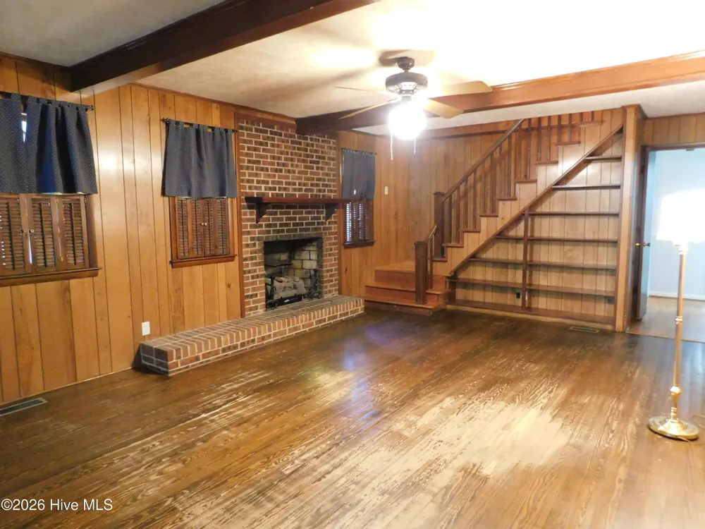 1603 Lake Drive Laurinburg, NC 28352