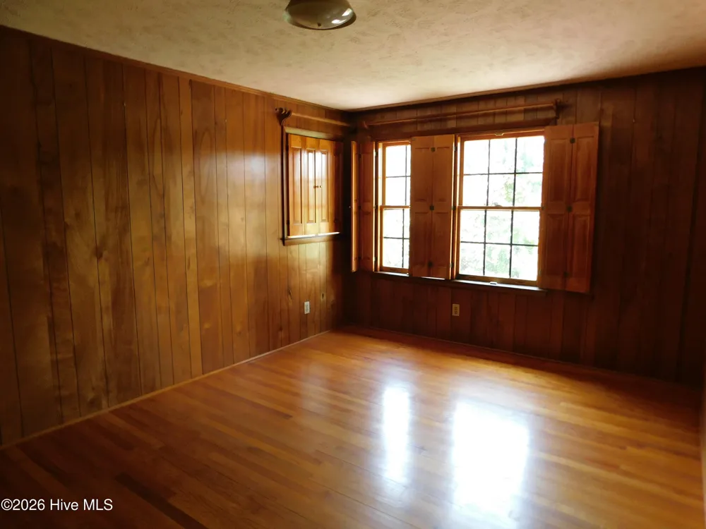 1603 Lake Drive Laurinburg, NC 28352