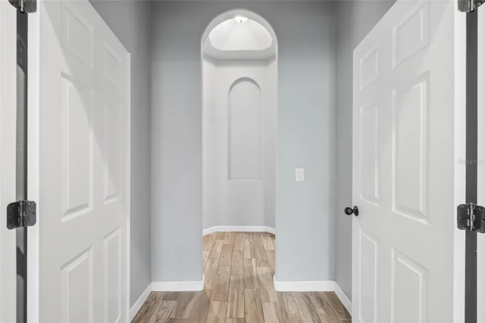 4117 WOODACRE LANE Tampa, FL 33624