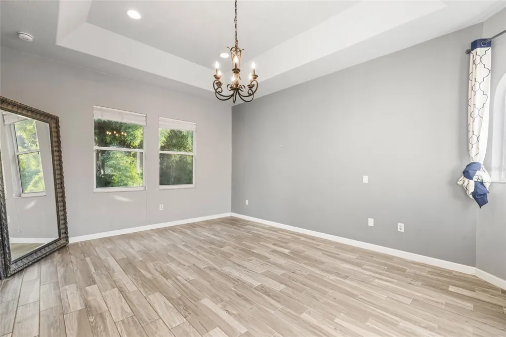 4117 WOODACRE LANE Tampa, FL 33624
