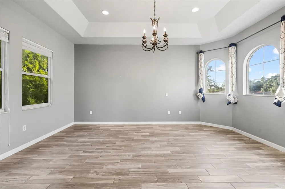 4117 WOODACRE LANE Tampa, FL 33624