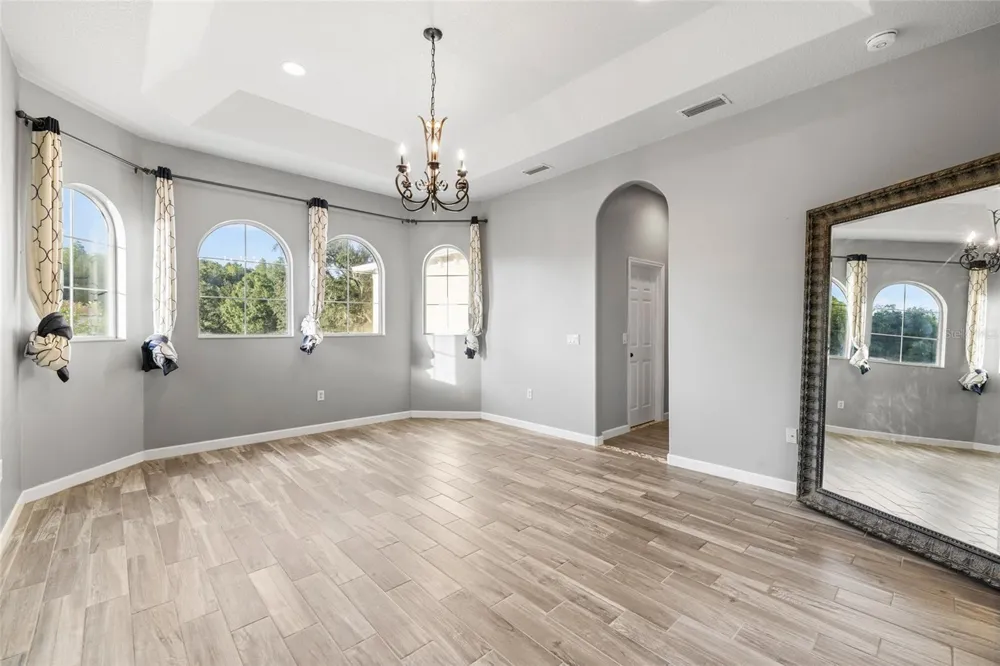 4117 WOODACRE LANE Tampa, FL 33624