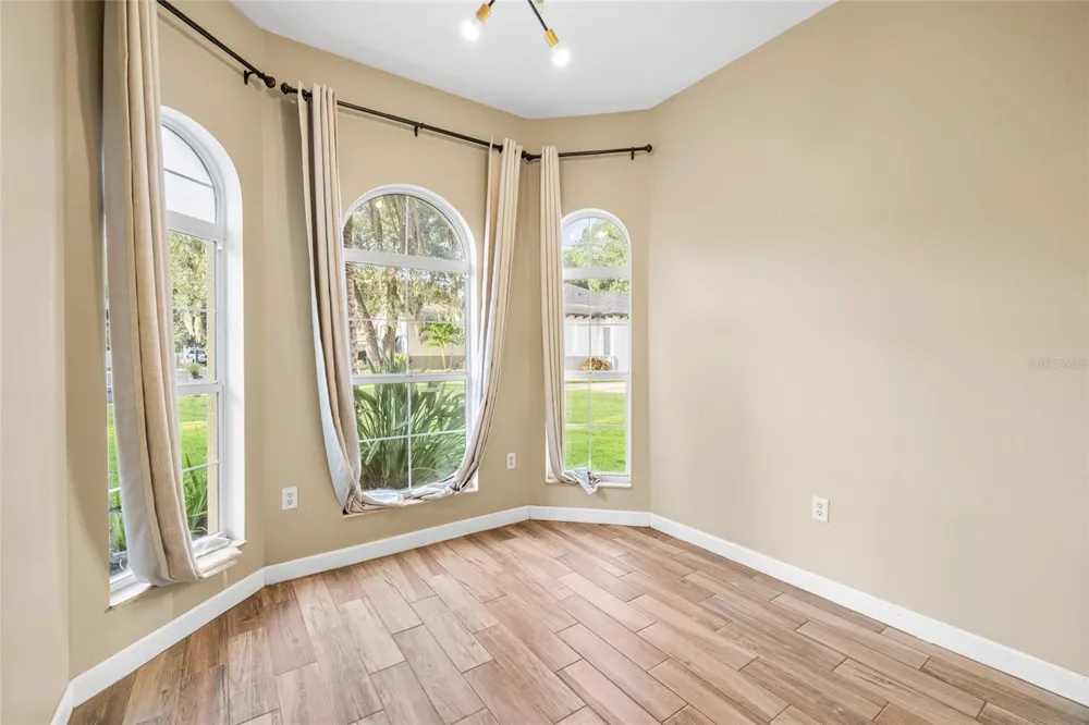 4117 WOODACRE LANE Tampa, FL 33624