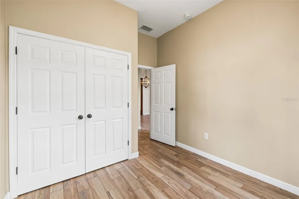 4117 WOODACRE LANE Tampa, FL 33624