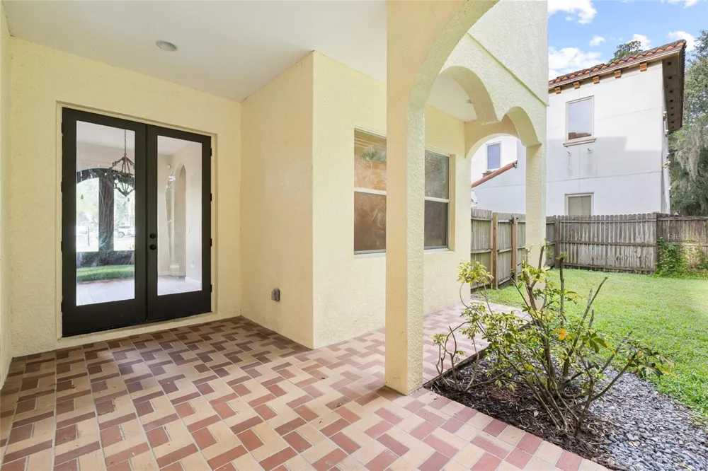 4117 WOODACRE LANE Tampa, FL 33624