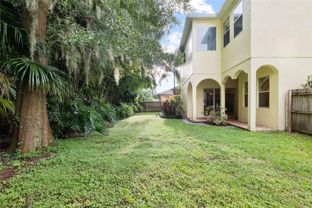 4117 WOODACRE LANE Tampa, FL 33624