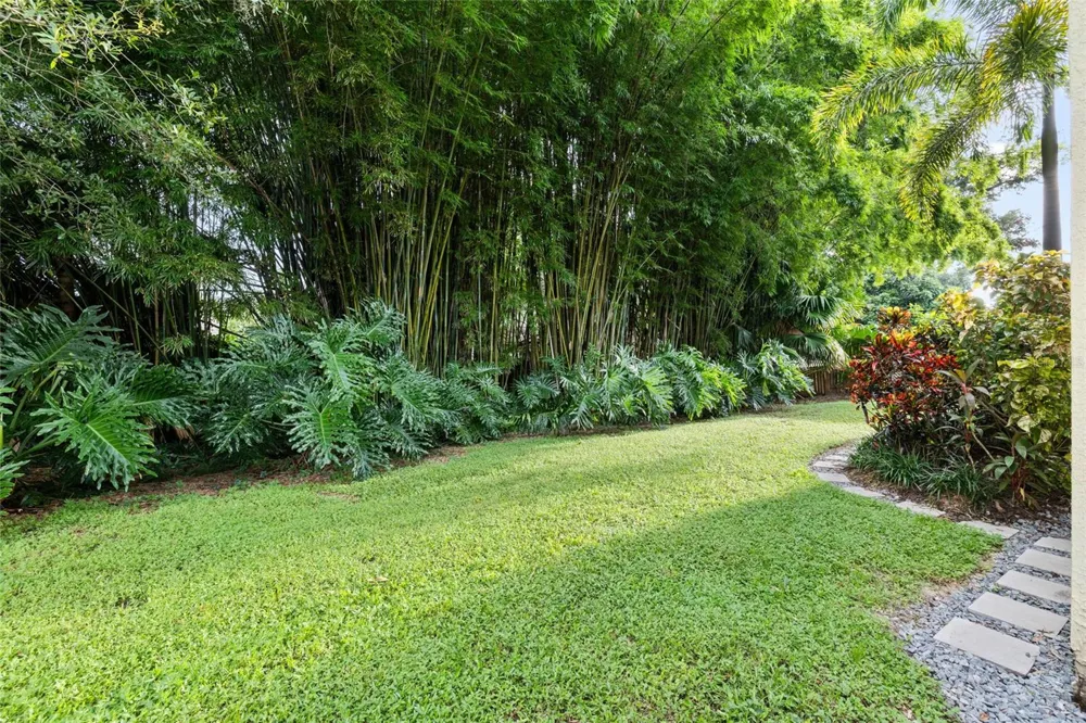 4117 WOODACRE LANE Tampa, FL 33624