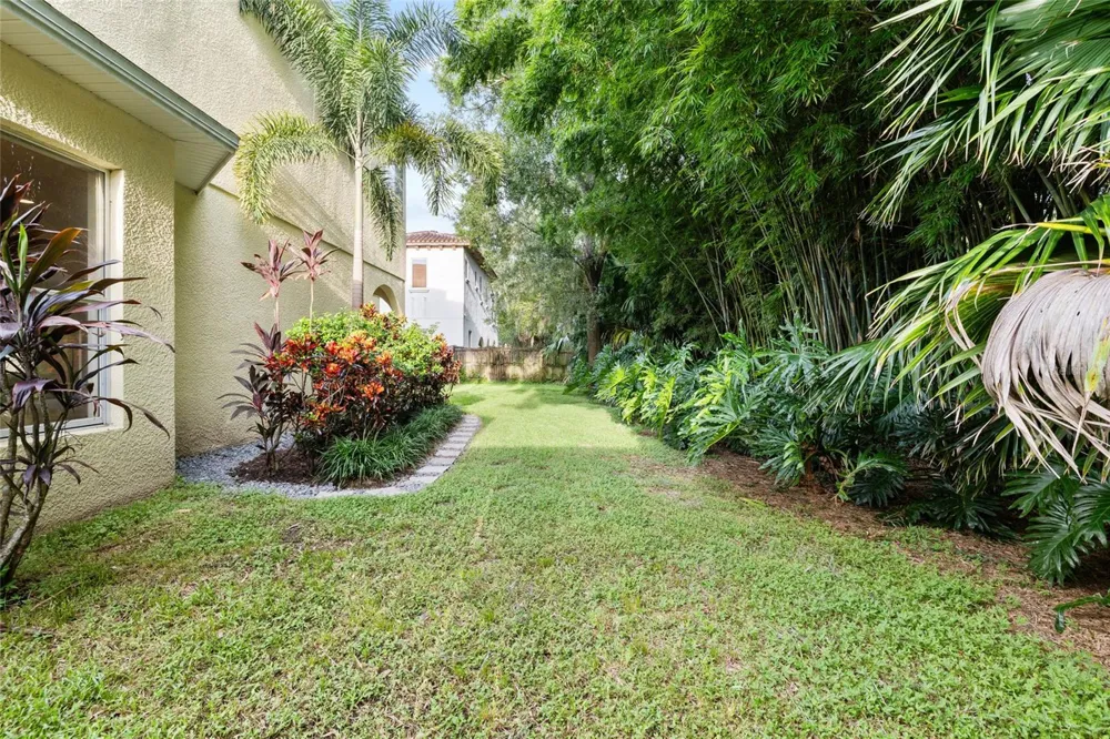 4117 WOODACRE LANE Tampa, FL 33624