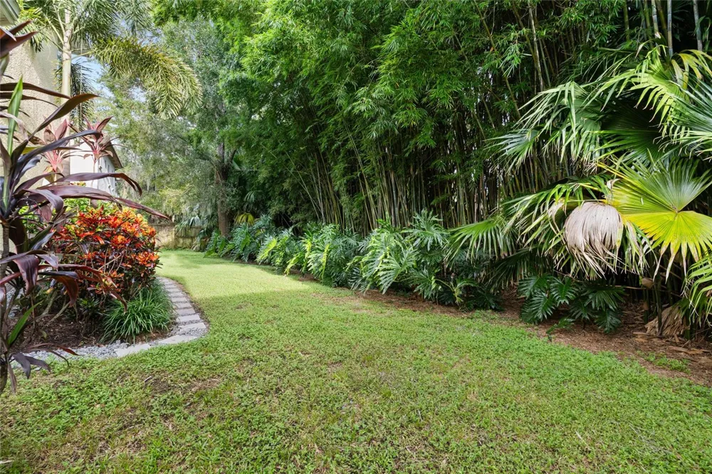4117 WOODACRE LANE Tampa, FL 33624