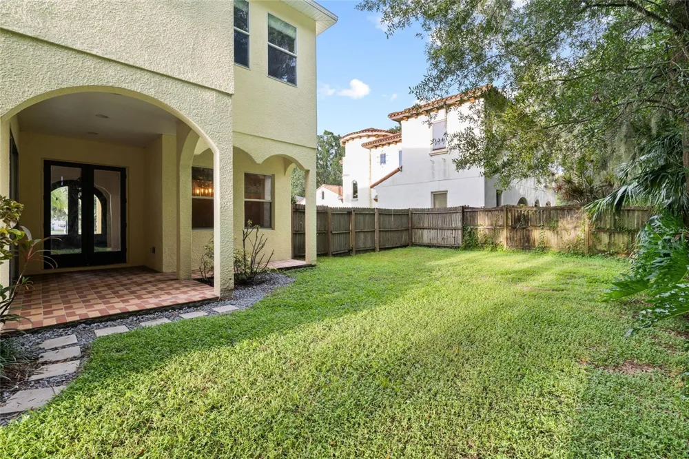 4117 WOODACRE LANE Tampa, FL 33624