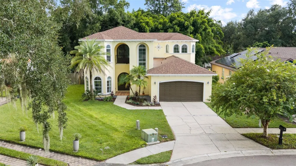 4117 WOODACRE LANE Tampa, FL 33624