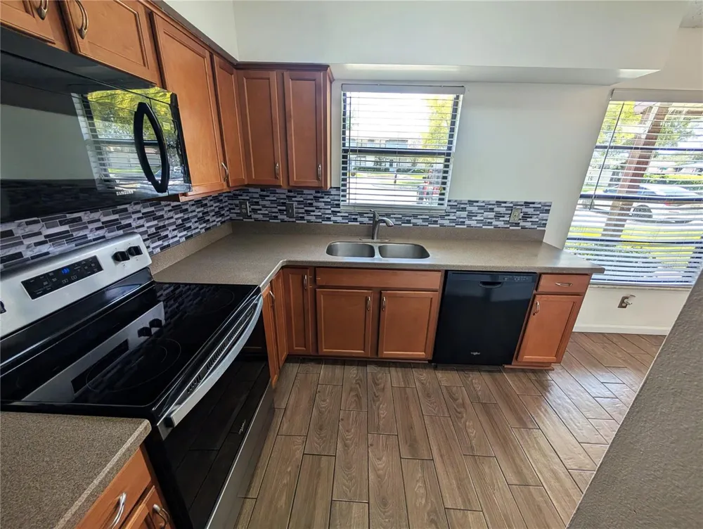 3441 OAK TRAIL COURT Tampa, FL 33614