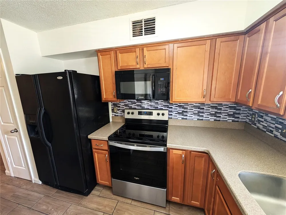 3441 OAK TRAIL COURT Tampa, FL 33614