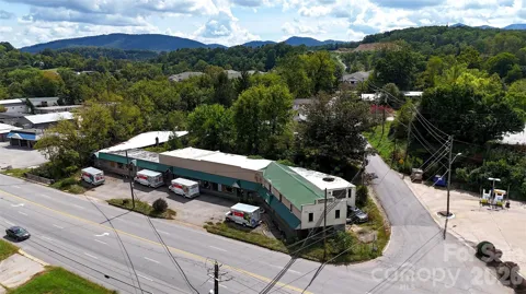 1482 Smokey Park Highway