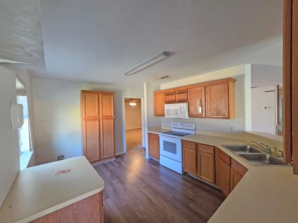 6204 Kelly Drive Granbury, TX 76048