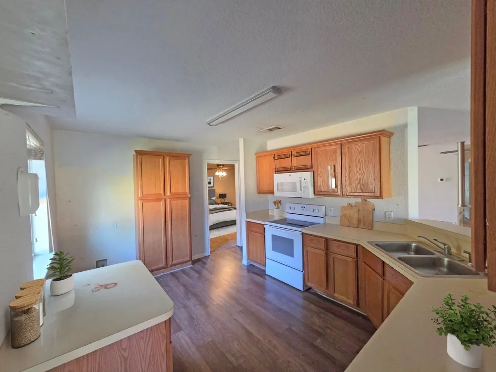 6204 Kelly Drive Granbury, TX 76048