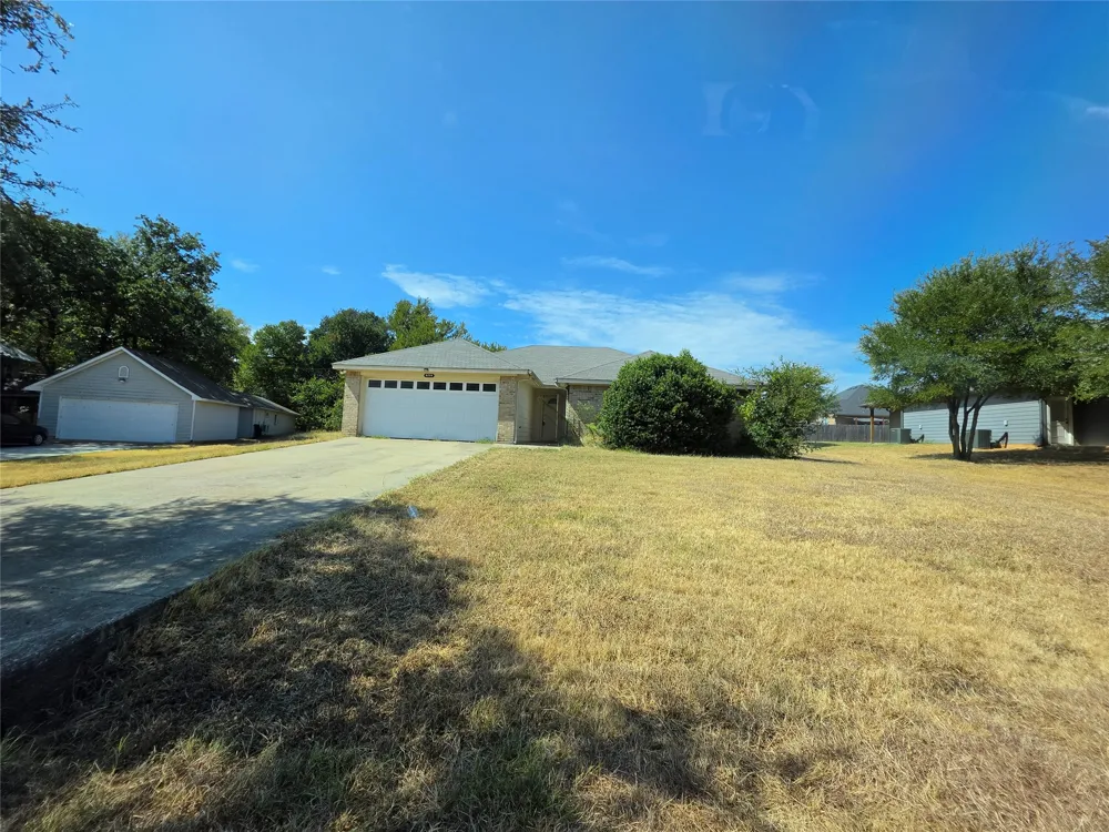 6204 Kelly Drive Granbury, TX 76048