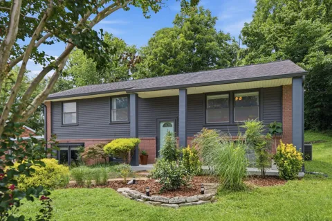 221 Wallace Rd