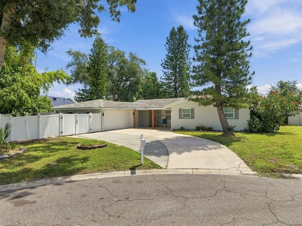10744 DRUMMOND ROAD Tampa, FL 33615