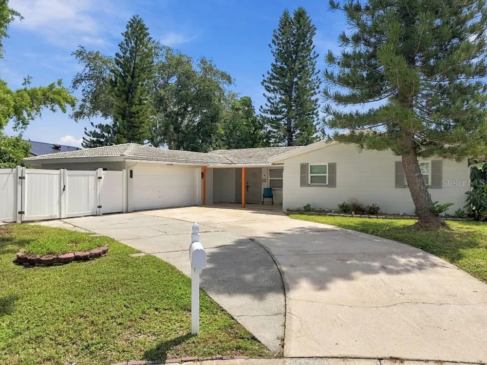 10744 DRUMMOND ROAD Tampa, FL 33615