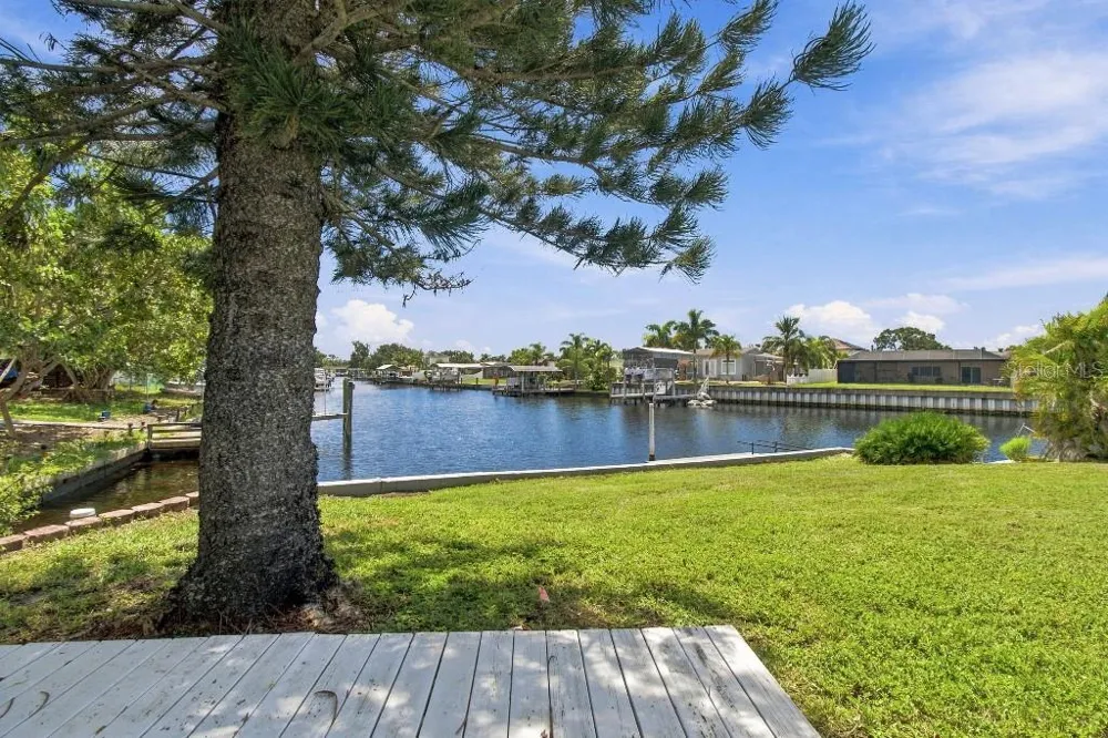 10744 DRUMMOND ROAD Tampa, FL 33615