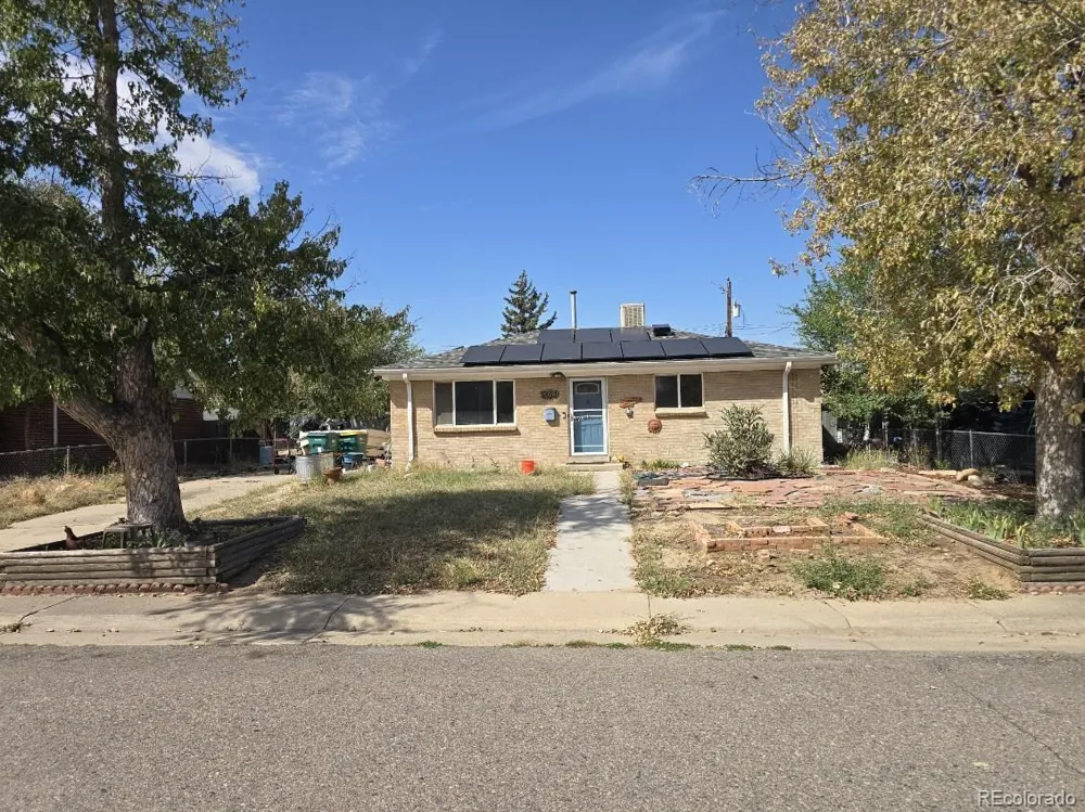 3073 Blackhawk Street Aurora, CO 80011