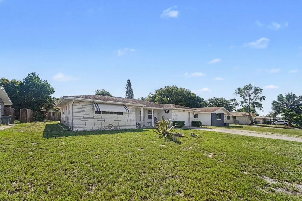 10214 HOLLY DRIVE Port Richey, FL 34668