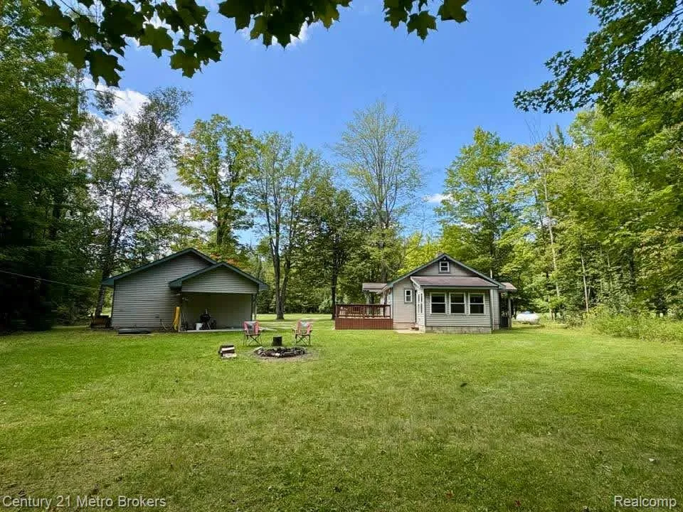 9551 Hall Road Avery Township, MI 49709