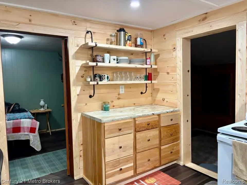 9551 Hall Road Avery Township, MI 49709