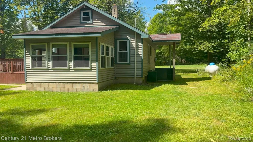 9551 Hall Road Avery Township, MI 49709
