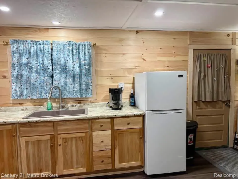 9551 Hall Road Avery Township, MI 49709