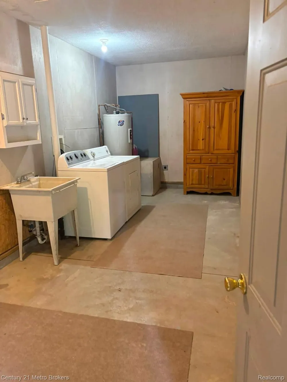 9551 Hall Road Avery Township, MI 49709