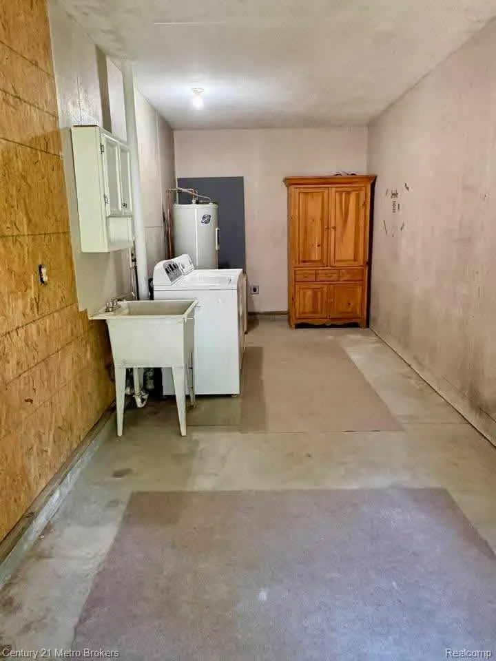 9551 Hall Road Avery Township, MI 49709