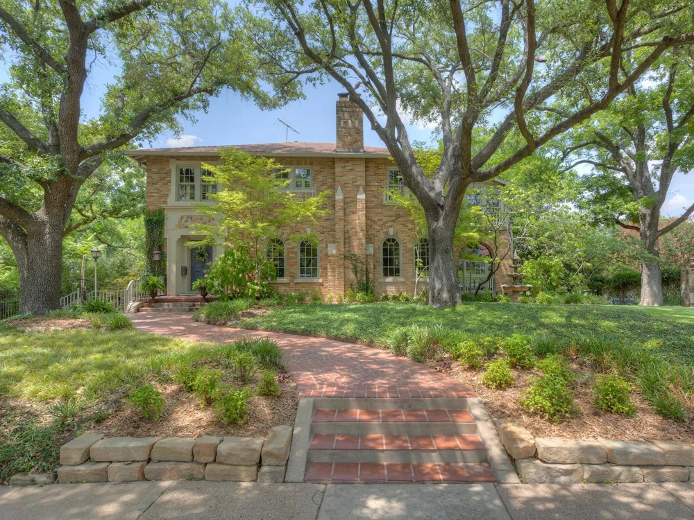 2401 Stadium Drive Fort Worth, TX 76109