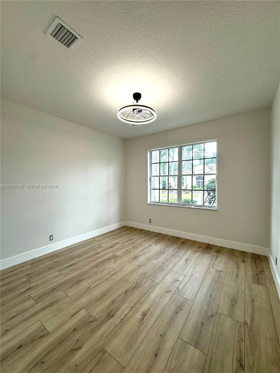 6525 Pavone St Lake Worth, FL 33467