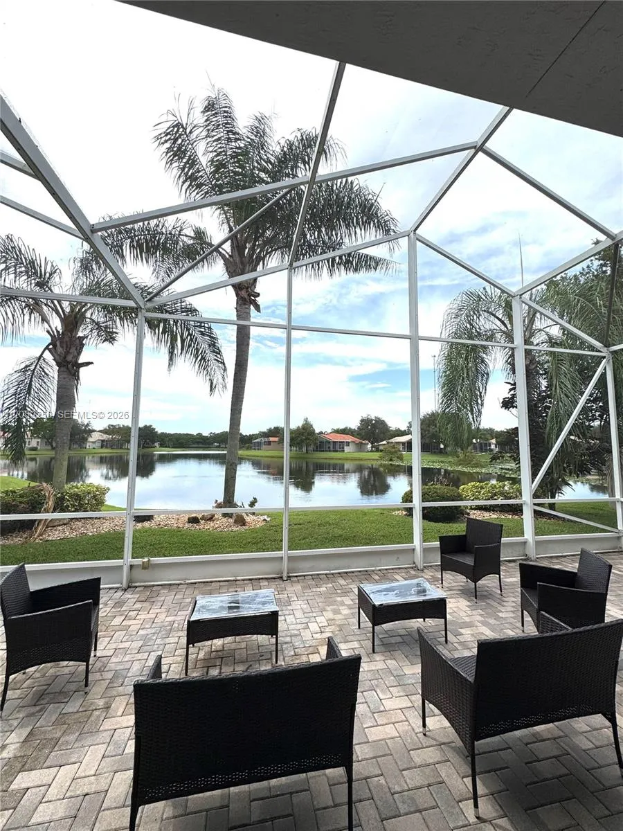 6525 Pavone St Lake Worth, FL 33467