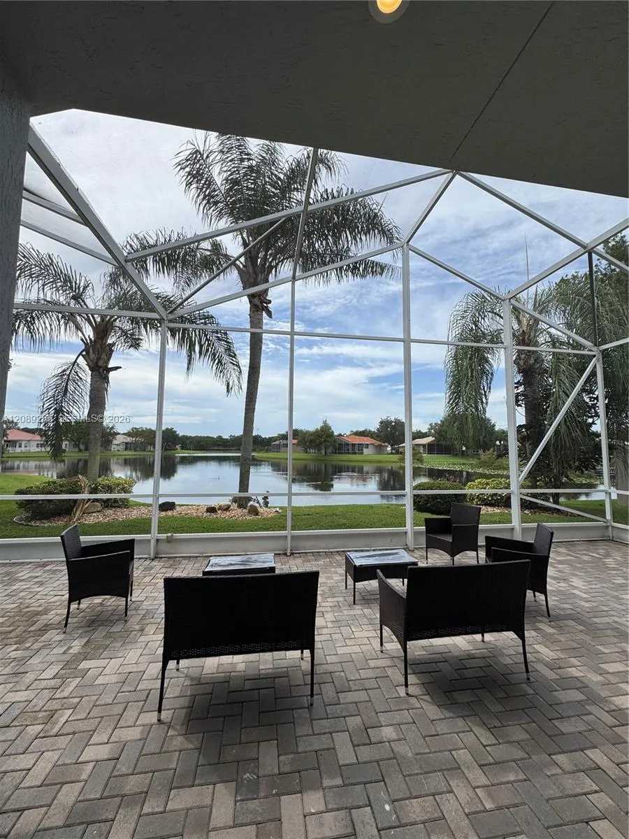 6525 Pavone St Lake Worth, FL 33467