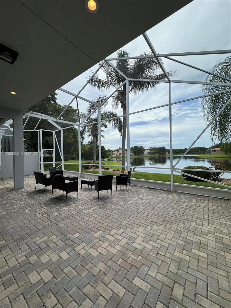 6525 Pavone St Lake Worth, FL 33467