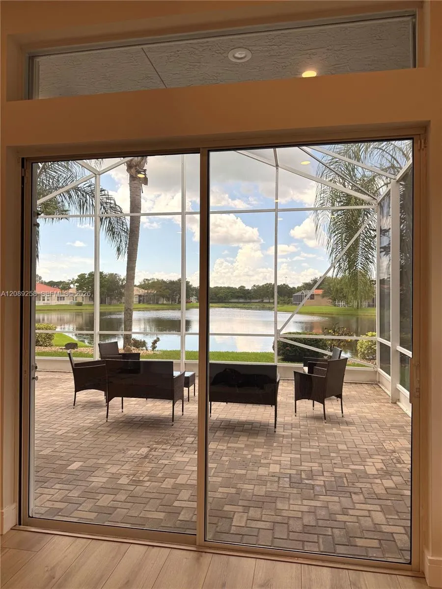 6525 Pavone St Lake Worth, FL 33467