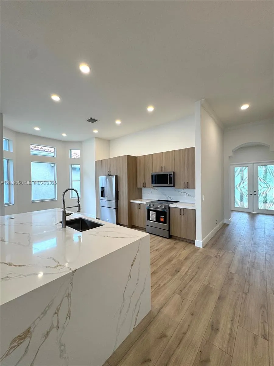 6525 Pavone St Lake Worth, FL 33467