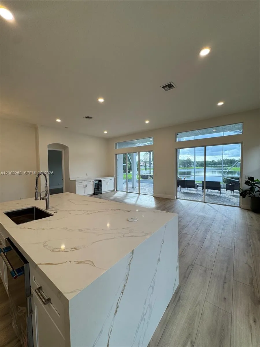 6525 Pavone St Lake Worth, FL 33467