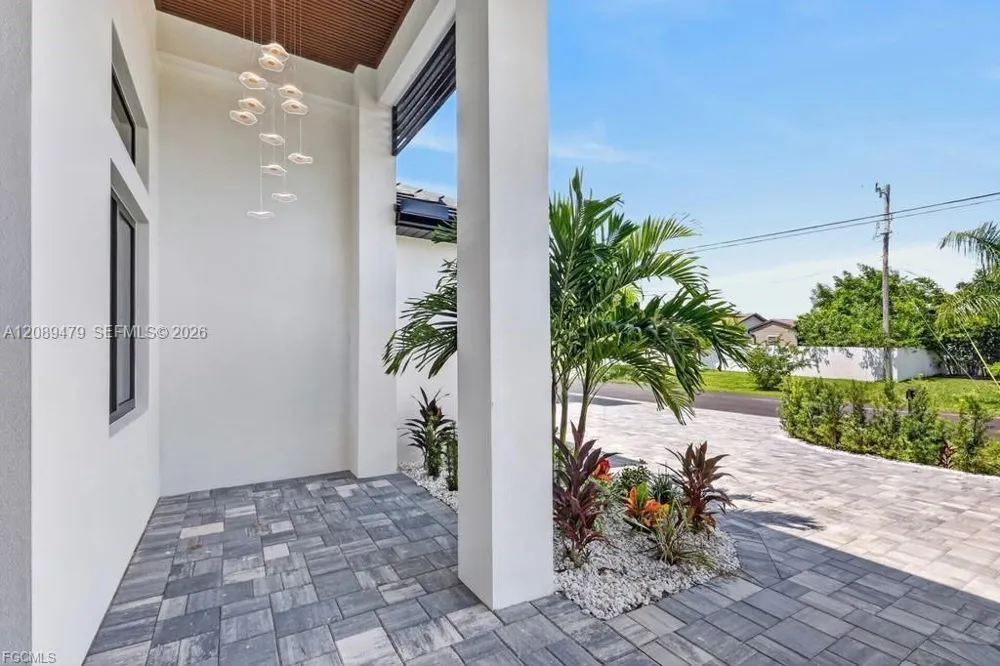 136 SW 28th ST Cape Coral, FL 33914