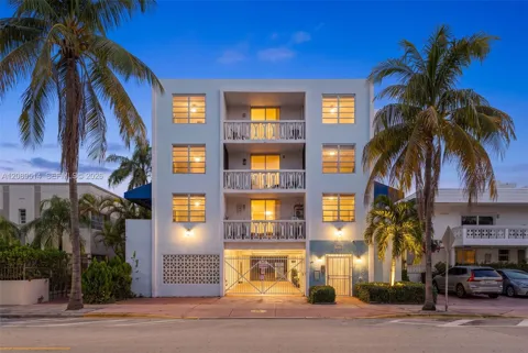335 Collins Ave #407