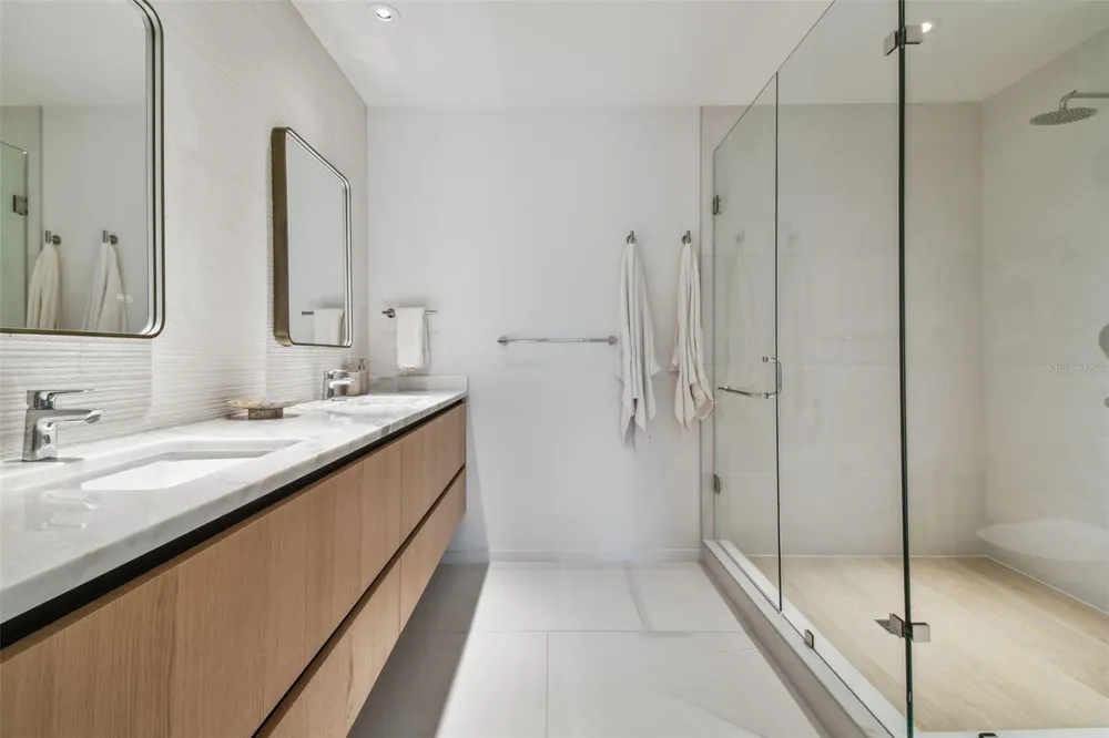 1020 SUNSET POINT ROAD #207 Clearwater, FL 33755